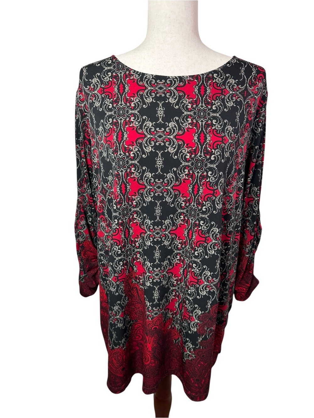 Susan Graver Printed Liquid Knit Tunic Top 1X Red Black Paisley Ruched Sleeves